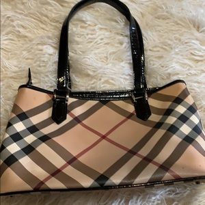 Burberry medium shoulder bag!!!
